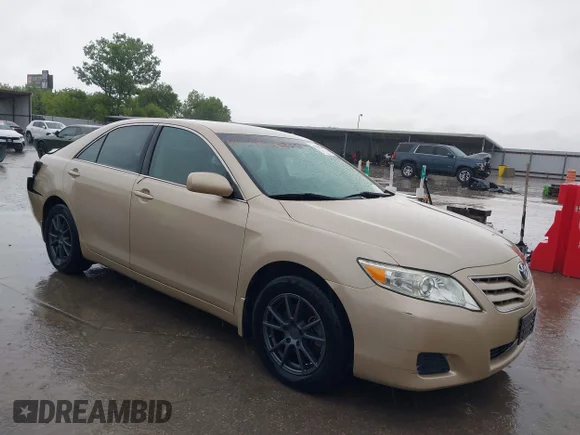 ✅ 2011 Toyota Camry SE • VIN: 4T1BF3EK0BU717282 • Lot: 45285248. Wystawiony na IAAI z przebiegiem 160 692 mil. Bezpłatny archiwum sprzedaży aukcyjnych z USA i szczegółowy raport historii pojazdu na DreamBid. Zdjęcie 1.