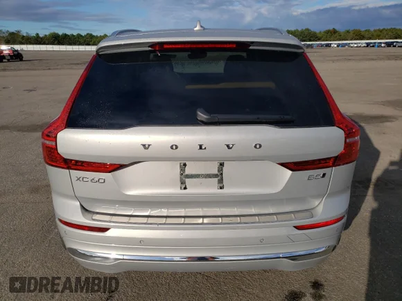 ✅ 2022 Volvo XC60 Inscription • VIN: YV4L12RL5N1981573 • Lot: 71982983. Wystawiony na Copart z przebiegiem 4 666 mil. Bezpłatny archiwum sprzedaży aukcyjnych z USA i szczegółowy raport historii pojazdu na DreamBid. Zdjęcie 6.