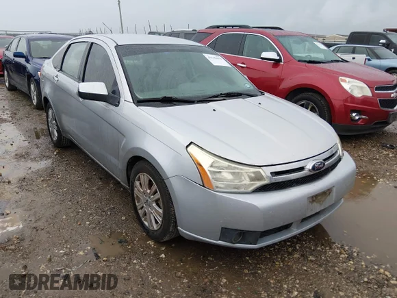 ✅ 2010 Ford Focus SEL • VIN: 1FAHP3HN8AW171390 • Lot: 45642630. Wystawiony na IAAI z przebiegiem 219 278 mil. Bezpłatny archiwum sprzedaży aukcyjnych z USA i szczegółowy raport historii pojazdu na DreamBid. Zdjęcie 1.