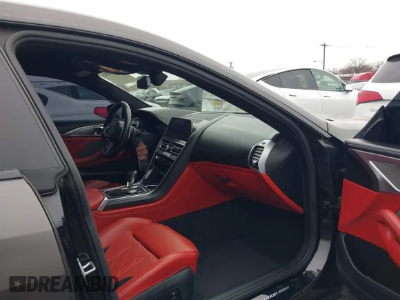 ✅ 2020 BMW M8 Competition • VIN: WBSGV0C07LCD51112 • Lot: 44603688. Wystawiony na IAAI z przebiegiem 80 113 mil. Bezpłatny archiwum sprzedaży aukcyjnych z USA i szczegółowy raport historii pojazdu na DreamBid. Zdjęcie 5.