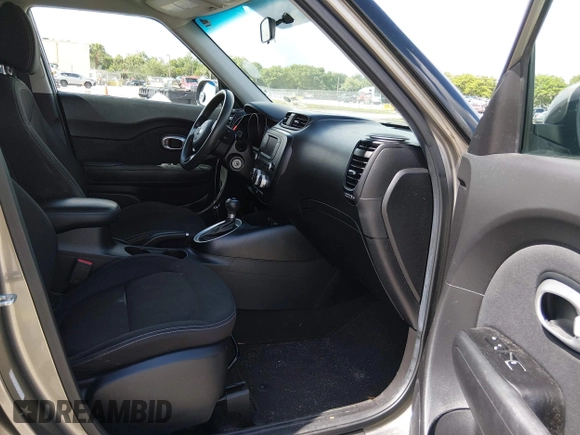 ✅ 2018 Kia Soul • VIN: KNDJN2A29J7609257 • Lot: 45162037. Wystawiony na IAAI z przebiegiem 159 149 mil. Bezpłatny archiwum sprzedaży aukcyjnych z USA i szczegółowy raport historii pojazdu na DreamBid. Zdjęcie 5.