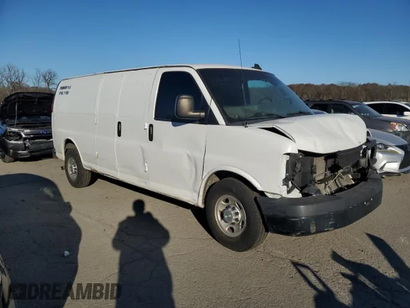 ✅ 2016 Chevrolet Express Cargo • VIN: 1GCWGBFF9G1156992 • Лот: 99925605. Опубліковано раніше на Copart з пробігом 117 796 миль. Безкоштовний доступ до архіву аукціонних продажів зі США та докладний звіт про історію автомобіля на DreamBid. Зображення 4.