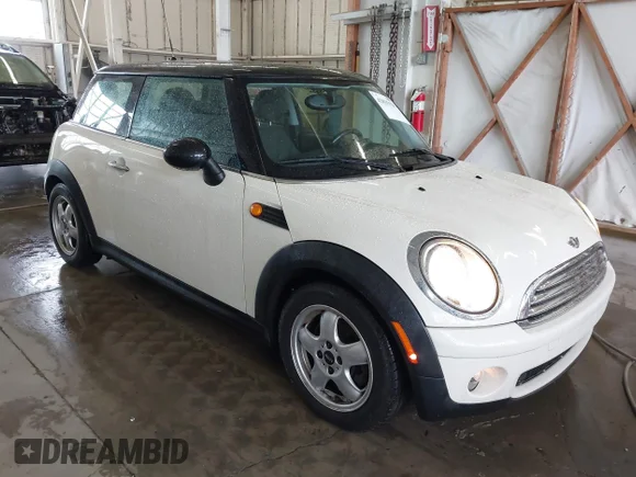 ✅ 2009 MINI Hardtop • VIN: WMWMF33529TU71262 • Лот: 42835528. Опубликован ранее на IAAI с пробегом 79 532 миль. Бесплатный доступ к архиву аукционных продаж из США и подробный отчёт об истории автомобиля на DreamBid. Изображение 1.