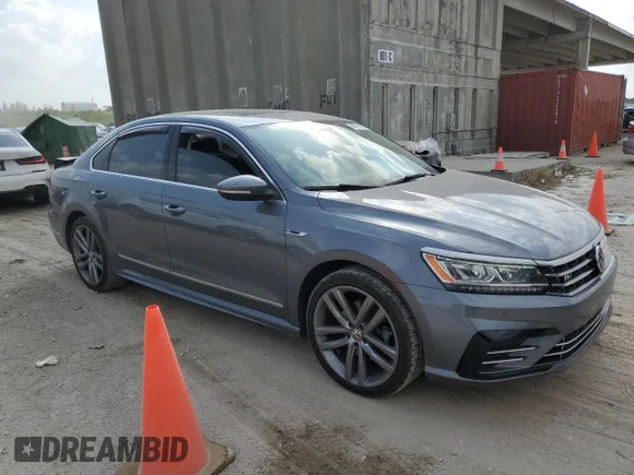 ✅ 2019 Volkswagen Passat SE R-Line • VIN: 1VWMA7A37KC003847 • Lot: 43095103. Wystawiony na Copart z przebiegiem 72 692 mil. Bezpłatny archiwum sprzedaży aukcyjnych z USA i szczegółowy raport historii pojazdu na DreamBid. Zdjęcie 4.