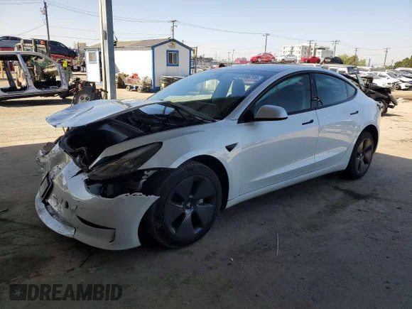 ✅ 2022 Tesla Model 3 • VIN: 5YJ3E1EAXNF376784 • Lot: 53848846. Wystawiony na Copart z przebiegiem 49 613 mil. Bezpłatny archiwum sprzedaży aukcyjnych z USA i szczegółowy raport historii pojazdu na DreamBid. Zdjęcie 1.