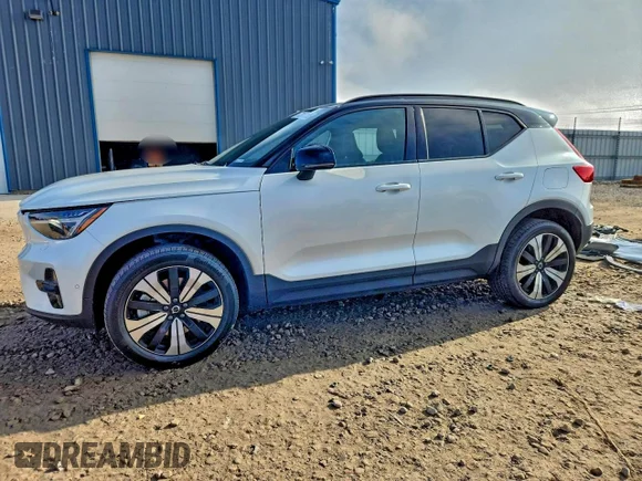 ✅ 2023 Volvo XC40 Plus • VIN: YV4ED3UW7P2975620 • Lot: 72177385. Listed on Copart with 22,240 mi. Free auction sales archive from the USA and detailed vehicle history report at DreamBid. Image 1.