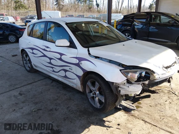✅ 2006 Mazda 3 s • VIN: JM1BK144761434411 • Lot: 44374678. Wystawiony na IAAI z przebiegiem 130 002 mil. Bezpłatny archiwum sprzedaży aukcyjnych z USA i szczegółowy raport historii pojazdu na DreamBid. Zdjęcie 1.