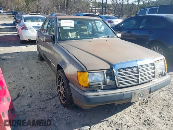 ✅ 1990 Mercedes-Benz 300 • VIN: WDBEA30E9LB222642 • Лот: 44643351. Опубліковано раніше на IAAI з пробігом 227 862 миль. Безкоштовний доступ до архіву аукціонних продажів зі США та докладний звіт про історію автомобіля на DreamBid. Зображення 1.
