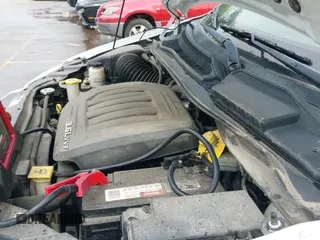 ✅ 2014 Chrysler Town & Country Touring L 30th Anniversary • VIN: 2C4RC1CG6ER258842 • Lot: 42824181. Listed on IAAI with 208,623 mi. Free auction sales archive from the USA and detailed vehicle history report at DreamBid. Image 19.