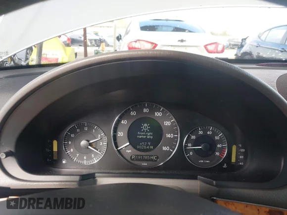 ✅ 2007 Mercedes-Benz E 550 • VIN: WDBUF72X07B065267 • Lot: 44224125. Wystawiony na IAAI z przebiegiem 191 785 mil. Bezpłatny archiwum sprzedaży aukcyjnych z USA i szczegółowy raport historii pojazdu na DreamBid. Zdjęcie 7.