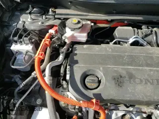 ✅ 2025 Honda CR-V Sport • VIN: 2HKRS6H58SH804444 • Lot: 93652395. Listed on Copart with 4,323 mi. Free auction sales archive from the USA and detailed vehicle history report at DreamBid. Image 14.