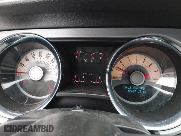 ✅ 2012 Ford Mustang V6 • VIN: 1ZVBP8AM1C5237637 • Lot: 44518241. Wystawiony na IAAI z przebiegiem 124 271 mil. Bezpłatny archiwum sprzedaży aukcyjnych z USA i szczegółowy raport historii pojazdu na DreamBid. Zdjęcie 7.