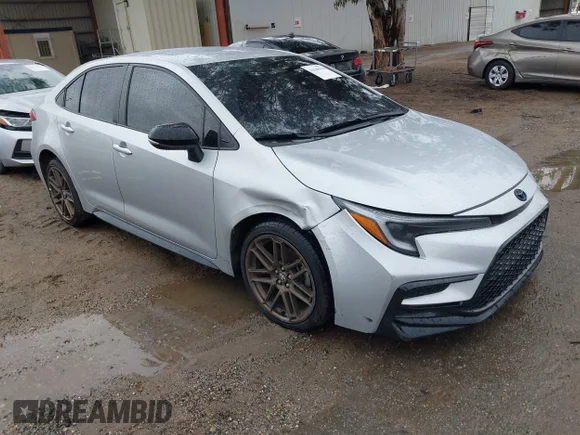 ✅ 2024 Toyota Corolla Hybrid LE • VIN: JTDBCMFE8R3037478 • Lot: 41568378. Wystawiony na IAAI z przebiegiem 39 592 mil. Bezpłatny archiwum sprzedaży aukcyjnych z USA i szczegółowy raport historii pojazdu na DreamBid. Zdjęcie 1.