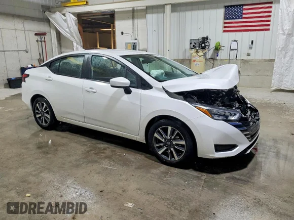 ✅ 2025 Nissan Versa SV • VIN: 3N1CN8EV8SL834463 • Lot: 73023705. Wystawiony na Copart z przebiegiem 20 278 mil. Bezpłatny archiwum sprzedaży aukcyjnych z USA i szczegółowy raport historii pojazdu na DreamBid. Zdjęcie 4.