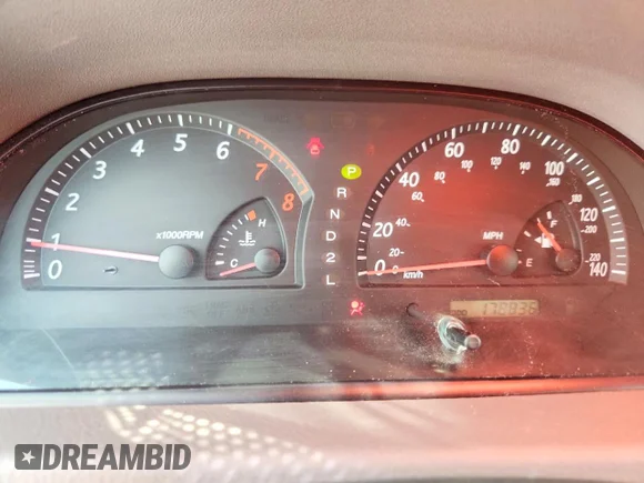✅ 2003 Toyota Camry LE • VIN: 4T1BE32K83U169797 • Lot: 54180966. Wystawiony na Copart z przebiegiem 178 836 mil. Bezpłatny archiwum sprzedaży aukcyjnych z USA i szczegółowy raport historii pojazdu na DreamBid. Zdjęcie 9.