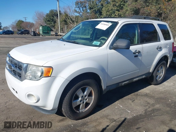 ✅ 2010 Ford Escape XLT • VIN: 1FMCU9DG6AKC84961 • Lot: 44188909. Wystawiony na IAAI z przebiegiem 270 926 mil. Bezpłatny archiwum sprzedaży aukcyjnych z USA i szczegółowy raport historii pojazdu na DreamBid. Zdjęcie 2.