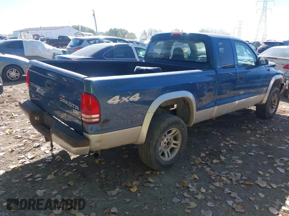 ✅ 2004 Dodge Dakota SLT • VIN: 1D7HG42N44S535833 • Лот: 43344087. Опубліковано раніше на IAAI з пробігом 180 000 миль. Безкоштовний доступ до архіву аукціонних продажів зі США та докладний звіт про історію автомобіля на DreamBid. Зображення 4.