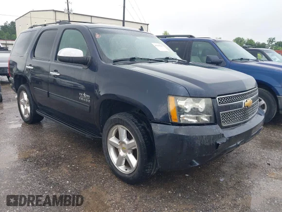 ✅ 2013 Chevrolet Tahoe LT • VIN: 1GNSCBE02DR205932 • Lot: 45298146. Wystawiony na IAAI z przebiegiem 218 632 mil. Bezpłatny archiwum sprzedaży aukcyjnych z USA i szczegółowy raport historii pojazdu na DreamBid. Zdjęcie 1.