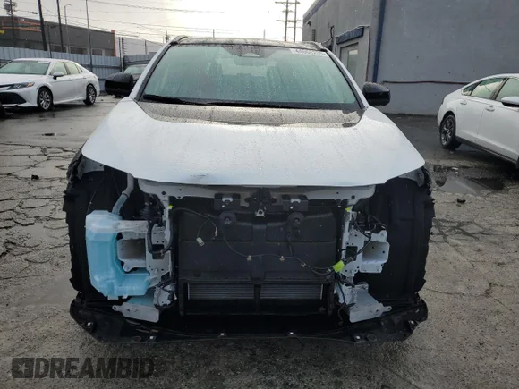 ✅ 2023 Toyota bZ4X XLE • VIN: JTMAAAAA6PA028761 • Lot: 44068205. Wystawiony na Copart z przebiegiem 7 563 mil. Bezpłatny archiwum sprzedaży aukcyjnych z USA i szczegółowy raport historii pojazdu na DreamBid. Zdjęcie 5.