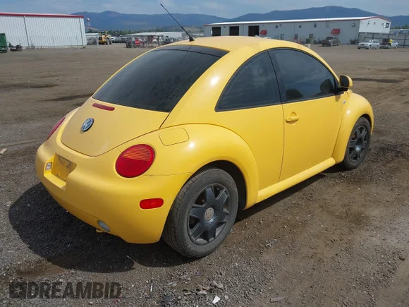 ✅ 2000 Volkswagen Beetle GLS • VIN: 3VWCD21C5YM485408 • Lot: 42527097. Wystawiony na IAAI z przebiegiem 126 850 mil. Bezpłatny archiwum sprzedaży aukcyjnych z USA i szczegółowy raport historii pojazdu na DreamBid. Zdjęcie 4.