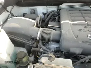 ✅ 2018 Toyota Tundra SR5 • VIN: 5TFDW5F12JX752725 • Лот: 80577255. Опубликован ранее на Copart с пробегом 55 395 миль. Бесплатный доступ к архиву аукционных продаж из США и подробный отчёт об истории автомобиля на DreamBid. Изображение 15.