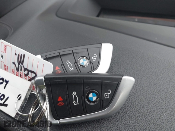 ✅ 2021 BMW X3 M • VIN: 5YMTS0C05M9F22797 • Lot: 42665624. Wystawiony na IAAI z przebiegiem 44 878 mil. Bezpłatny archiwum sprzedaży aukcyjnych z USA i szczegółowy raport historii pojazdu na DreamBid. Zdjęcie 11.
