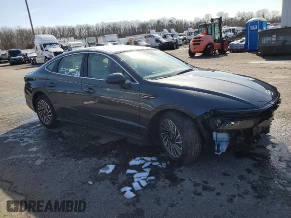 ✅ 2025 Hyundai Sonata SEL • VIN: KMHL34JJ3SA132228 • Lot: 42016386. Wystawiony na Copart z przebiegiem 6 870 mil. Bezpłatny archiwum sprzedaży aukcyjnych z USA i szczegółowy raport historii pojazdu na DreamBid. Zdjęcie 4.