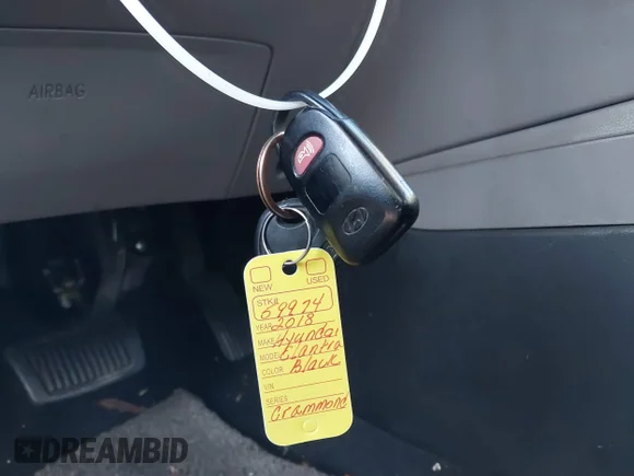 ✅ 2018 Hyundai Elantra SEL • VIN: 5NPD84LF1JH326122 • Lot: 44029832. Wystawiony na IAAI z przebiegiem 109 548 mil. Bezpłatny archiwum sprzedaży aukcyjnych z USA i szczegółowy raport historii pojazdu na DreamBid. Zdjęcie 11.