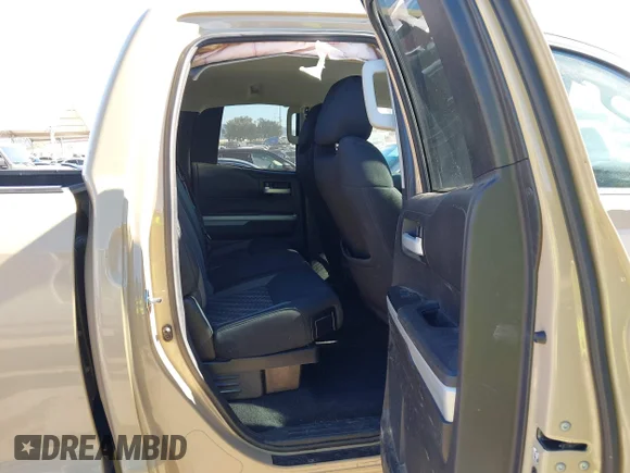 ✅ 2019 Toyota Tundra SR • VIN: 5TFRY5F19KX251011 • Lot: 43786242. Wystawiony na IAAI z przebiegiem 91 290 mil. Bezpłatny archiwum sprzedaży aukcyjnych z USA i szczegółowy raport historii pojazdu na DreamBid. Zdjęcie 8.