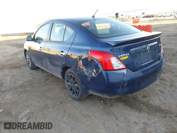 ✅ 2014 Nissan Versa SV • VIN: 3N1CN7AP0EL832342 • Lot: 44007808. Wystawiony na IAAI z przebiegiem 147 718 mil. Bezpłatny archiwum sprzedaży aukcyjnych z USA i szczegółowy raport historii pojazdu na DreamBid. Zdjęcie 3.