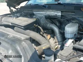 ✅ 2019 GMC Sierra 2500HD Denali • VIN: 1GT12SEY3KF141136 • Лот: 42893616. Опубликован ранее на IAAI с пробегом 129 282 миль. Бесплатный доступ к архиву аукционных продаж из США и подробный отчёт об истории автомобиля на DreamBid. Изображение 19.