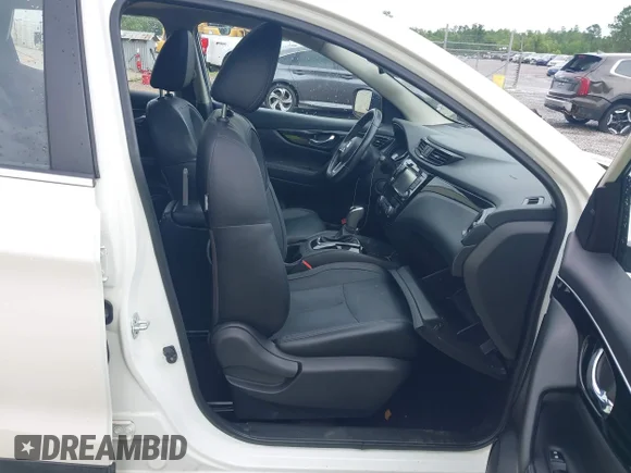 ✅ 2017 Nissan Rogue SL • VIN: JN1BJ1CP3HW023157 • Lot: 45172672. Wystawiony na IAAI z przebiegiem 80 660 mil. Bezpłatny archiwum sprzedaży aukcyjnych z USA i szczegółowy raport historii pojazdu na DreamBid. Zdjęcie 5.