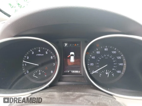 ✅ 2018 Hyundai Santa Fe 2.4L • VIN: 5NMZUDLB1JH080202 • Lot: 45176037. Wystawiony na IAAI z przebiegiem 135 396 mil. Bezpłatny archiwum sprzedaży aukcyjnych z USA i szczegółowy raport historii pojazdu na DreamBid. Zdjęcie 7.