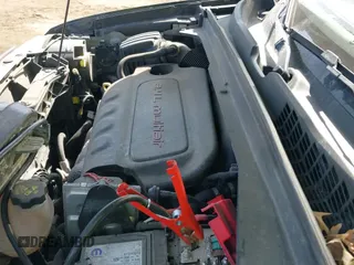 ✅ 2018 Jeep Renegade Limited • VIN: ZACCJBDB8JPH11684 • Lot: 41798155. Wystawiony na IAAI z przebiegiem 74 875 mil. Bezpłatny archiwum sprzedaży aukcyjnych z USA i szczegółowy raport historii pojazdu na DreamBid. Zdjęcie 19.