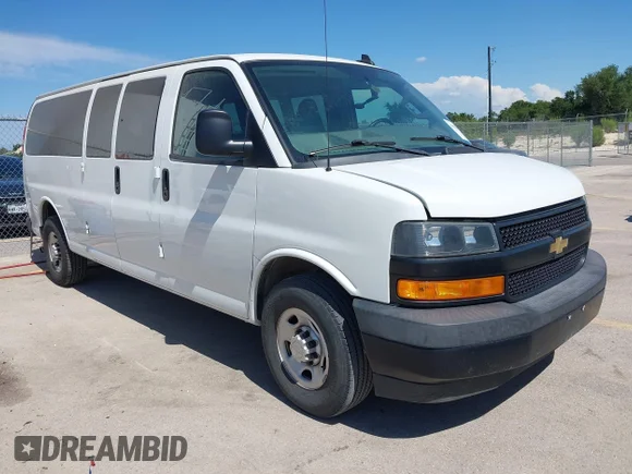 ✅ 2019 Chevrolet Express Passenger LS • VIN: 1GAZGNFG2K1344195 • Лот: 45369053. Опубліковано раніше на IAAI з пробігом 92 178 миль. Безкоштовний доступ до архіву аукціонних продажів зі США та докладний звіт про історію автомобіля на DreamBid. Зображення 1.