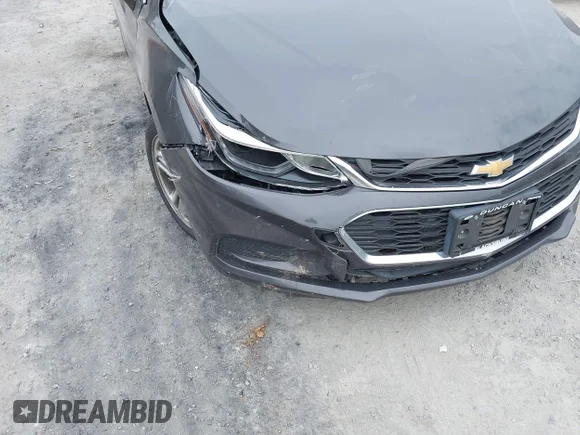 ✅ 2017 Chevrolet Cruze LT • VIN: 1G1BE5SM4H7194633 • Lot: 44663061. Wystawiony na IAAI z przebiegiem 149 480 mil. Bezpłatny archiwum sprzedaży aukcyjnych z USA i szczegółowy raport historii pojazdu na DreamBid. Zdjęcie 6.