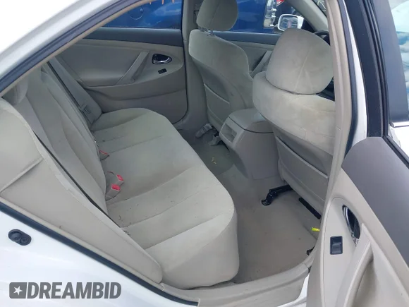 ✅ 2007 Toyota Camry LE • VIN: 4T1BK46K77U520102 • Lot: 44913046. Wystawiony na IAAI z przebiegiem 175 508 mil. Bezpłatny archiwum sprzedaży aukcyjnych z USA i szczegółowy raport historii pojazdu na DreamBid. Zdjęcie 8.