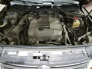 ✅ 2017 Volkswagen Touareg Wolfsburg Edition • VIN: WVGRF7BPXHD003559 • Lot: 41532925. Listed on Copart with 117,801 mi. Free auction sales archive from the USA and detailed vehicle history report at DreamBid. Image 14.