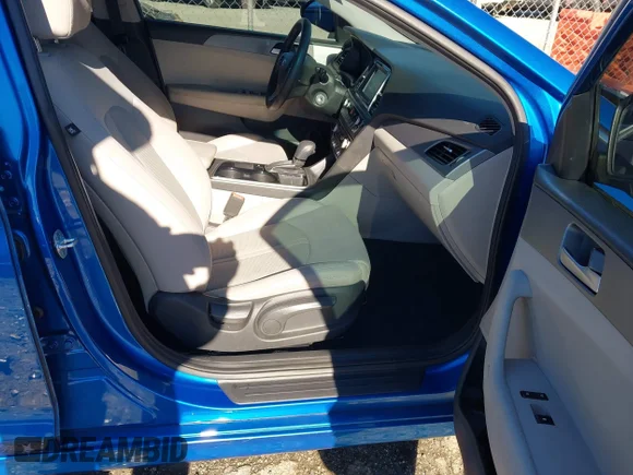 ✅ 2018 Hyundai Sonata SE • VIN: 5NPE24AFXJH700333 • Lot: 44055211. Wystawiony na IAAI z przebiegiem 101 583 mil. Bezpłatny archiwum sprzedaży aukcyjnych z USA i szczegółowy raport historii pojazdu na DreamBid. Zdjęcie 5.