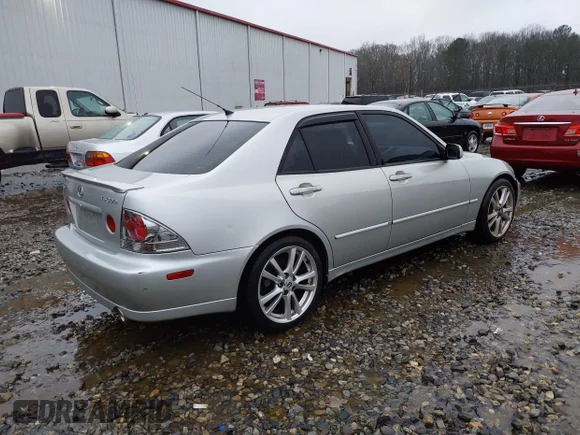 ✅ 2003 Lexus IS 300/350 • VIN: JTHBD192530068370 • Lot: 41565707. Wystawiony na IAAI z przebiegiem 211 836 mil. Bezpłatny archiwum sprzedaży aukcyjnych z USA i szczegółowy raport historii pojazdu na DreamBid. Zdjęcie 4.