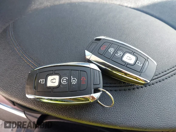✅ 2019 Lincoln MKC Select • VIN: 5LMCJ2D90KUL49727 • Lot: 44118834. Wystawiony na IAAI z przebiegiem 57 878 mil. Bezpłatny archiwum sprzedaży aukcyjnych z USA i szczegółowy raport historii pojazdu na DreamBid. Zdjęcie 11.