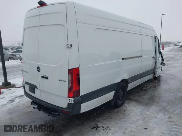 ✅ 2023 Mercedes-Benz Sprinter Cargo • VIN: W1Y4NDHY5PT151232 • Lot: 43956777. Wystawiony na IAAI z przebiegiem 104 366 mil. Bezpłatny archiwum sprzedaży aukcyjnych z USA i szczegółowy raport historii pojazdu na DreamBid. Zdjęcie 4.