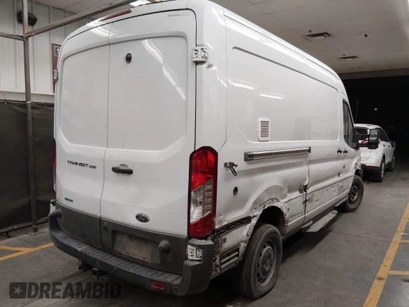 ✅ 2016 Ford Transit Cargo • VIN: 1FTYR2CG0GKA49579 • Lot: 45006538. Listed on IAAI with 71,352 mi. Free auction sales archive from the USA and detailed vehicle history report at DreamBid. Image 4.
