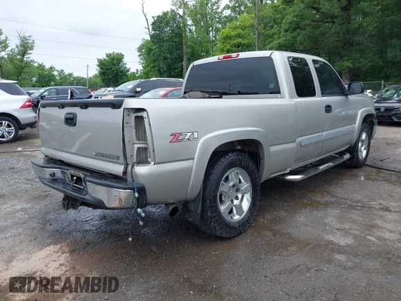 ✅ 2005 Chevrolet Silverado 1500 LS • VIN: 1GCEK19B25E144654 • Lot: 42368086. Wystawiony na IAAI z przebiegiem Nie podano. Bezpłatny archiwum sprzedaży aukcyjnych z USA i szczegółowy raport historii pojazdu na DreamBid. Zdjęcie 4.