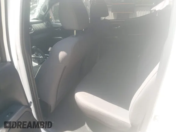 ✅ 2018 Toyota Tacoma TRD Sport • VIN: 3TMCZ5AN5JM137458 • Lot: 42597056. Wystawiony na IAAI z przebiegiem Nie podano. Bezpłatny archiwum sprzedaży aukcyjnych z USA i szczegółowy raport historii pojazdu na DreamBid. Zdjęcie 8.