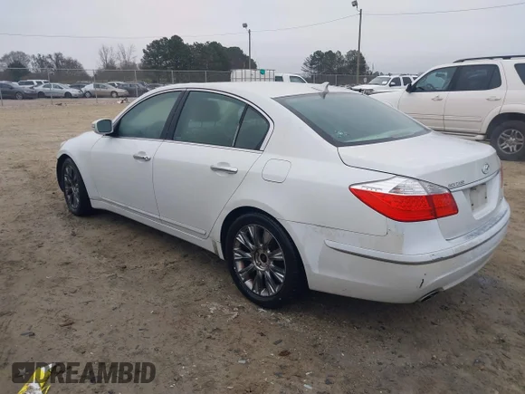 ✅ 2010 Hyundai Genesis • VIN: KMHGC4DE5AU075298 • Lot: 44081100. Listed on IAAI with 171,777 mi. Free auction sales archive from the USA and detailed vehicle history report at DreamBid. Image 3.