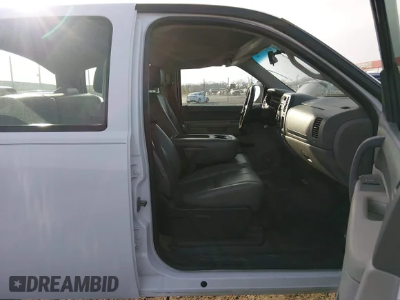 ✅ 2012 Chevrolet Silverado 2500HD Work Truck • VIN: 1GC1KVCG7CF194161 • Лот: 44391606. Опубліковано раніше на IAAI з пробігом 308 603 миль. Безкоштовний доступ до архіву аукціонних продажів зі США та докладний звіт про історію автомобіля на DreamBid. Зображення 5.