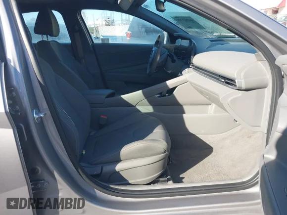 ✅ 2025 Hyundai Elantra SEL Convenience • VIN: KMHLS4DG3SU016075 • Lot: 44203599. Wystawiony na IAAI z przebiegiem 17 079 mil. Bezpłatny archiwum sprzedaży aukcyjnych z USA i szczegółowy raport historii pojazdu na DreamBid. Zdjęcie 5.