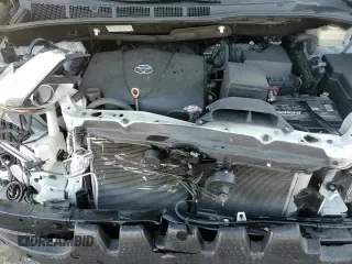 ✅ 2017 Toyota Sienna XLE • VIN: 5TDDZ3DC7HS159006 • Lot: 90538155. Wystawiony na Copart z przebiegiem 76 918 mil. Bezpłatny archiwum sprzedaży aukcyjnych z USA i szczegółowy raport historii pojazdu na DreamBid. Zdjęcie 17.