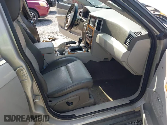 ✅ 2008 Jeep Grand Cherokee Limited • VIN: 1J8HS58N18C191814 • Lot: 45484128. Wystawiony na IAAI z przebiegiem 230 774 mil. Bezpłatny archiwum sprzedaży aukcyjnych z USA i szczegółowy raport historii pojazdu na DreamBid. Zdjęcie 5.